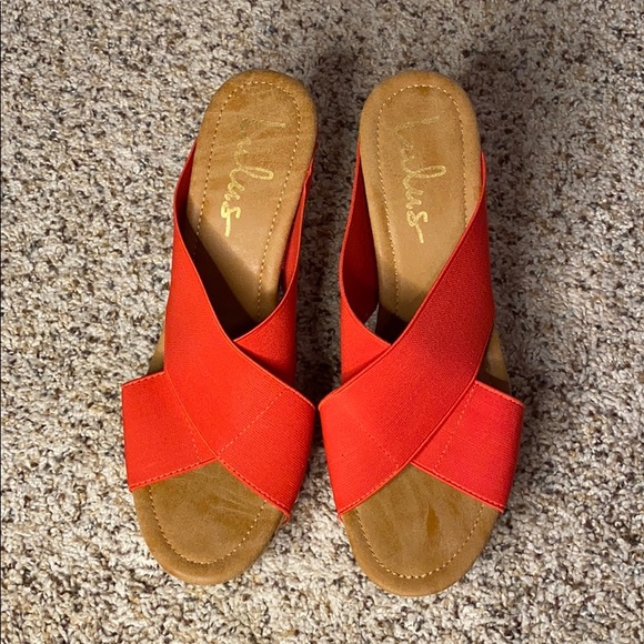 Lulus Red Cork Wedge Heels Size 8 NWOB - Picture 3 of 11